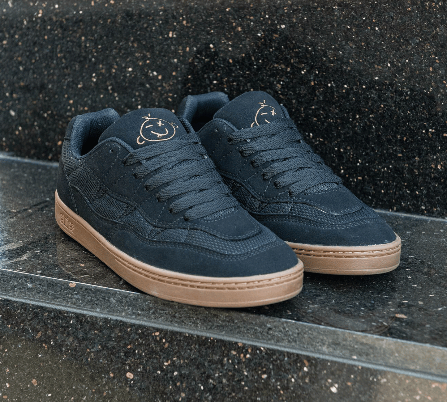 エトニーズ SNAKE BLACK GUM