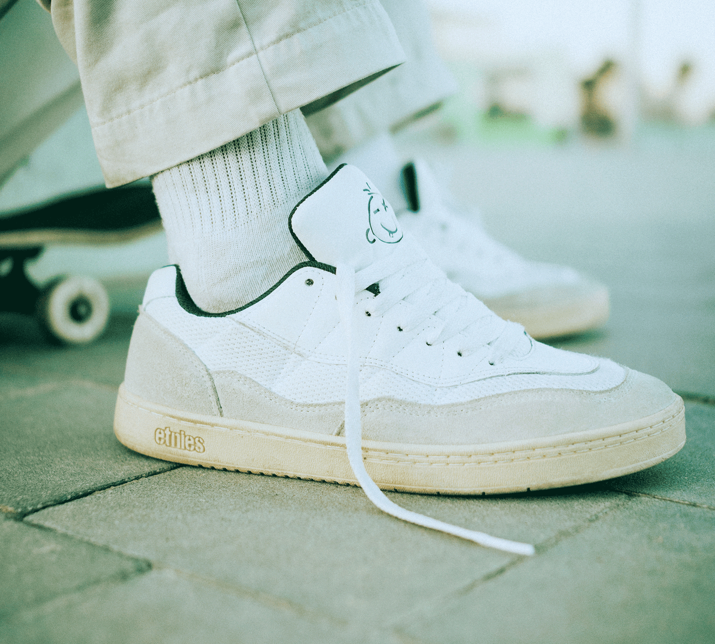 エトニーズ SNAKE WHITE NAVY