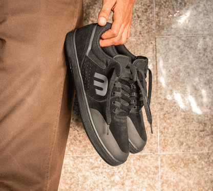 エトニーズ MARANA BLACK DIRTY WASH