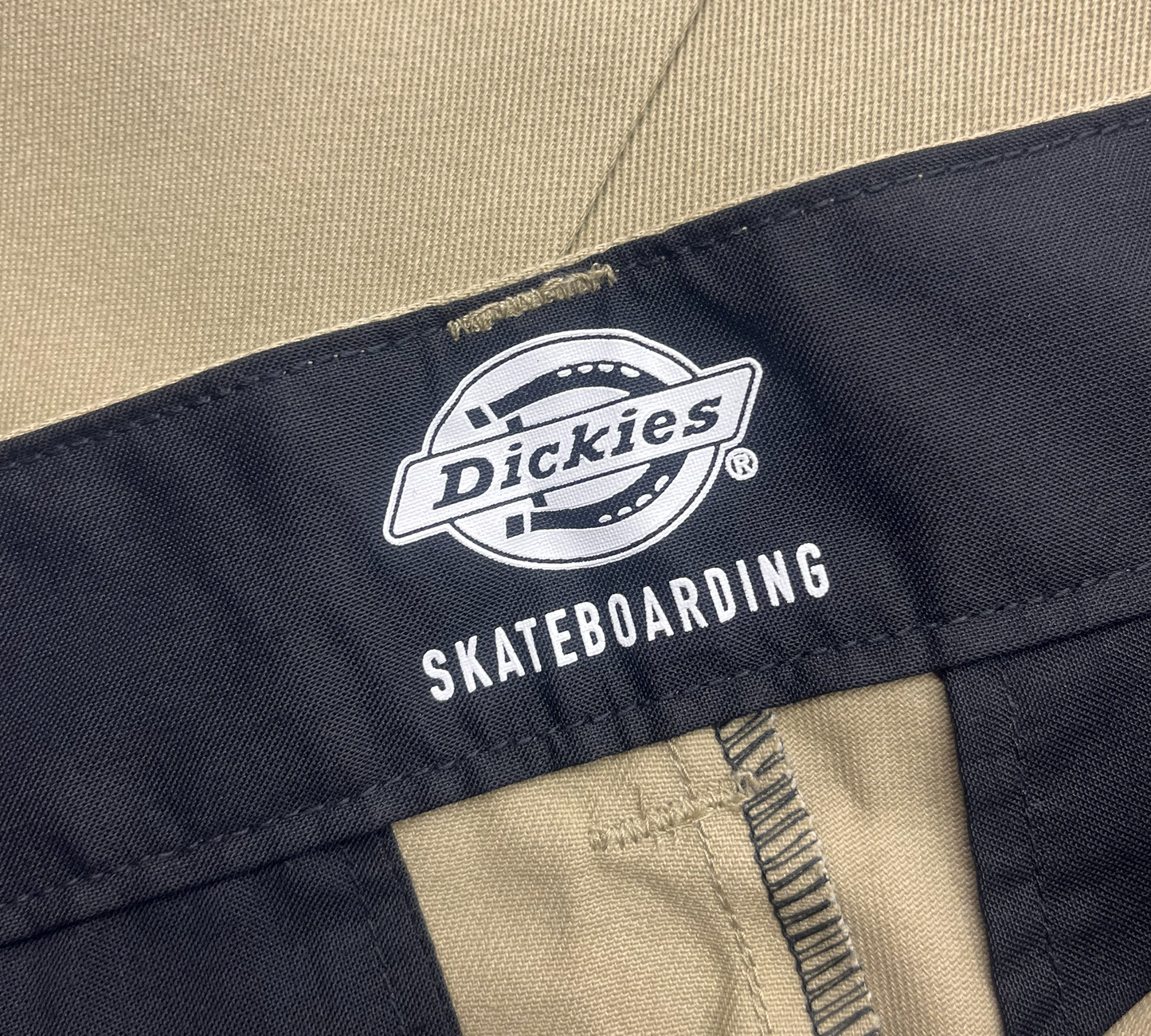 DICKIES ディッキーズ SKATEBOARDING REGULER FIT PANT SAND スケートボード パンツ チノパン