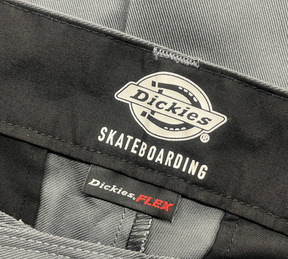 DICKIES ディッキーズ SKATEBOARDING SLIM FIT PANT CHARCOAL スケートボード パンツ チノパン
